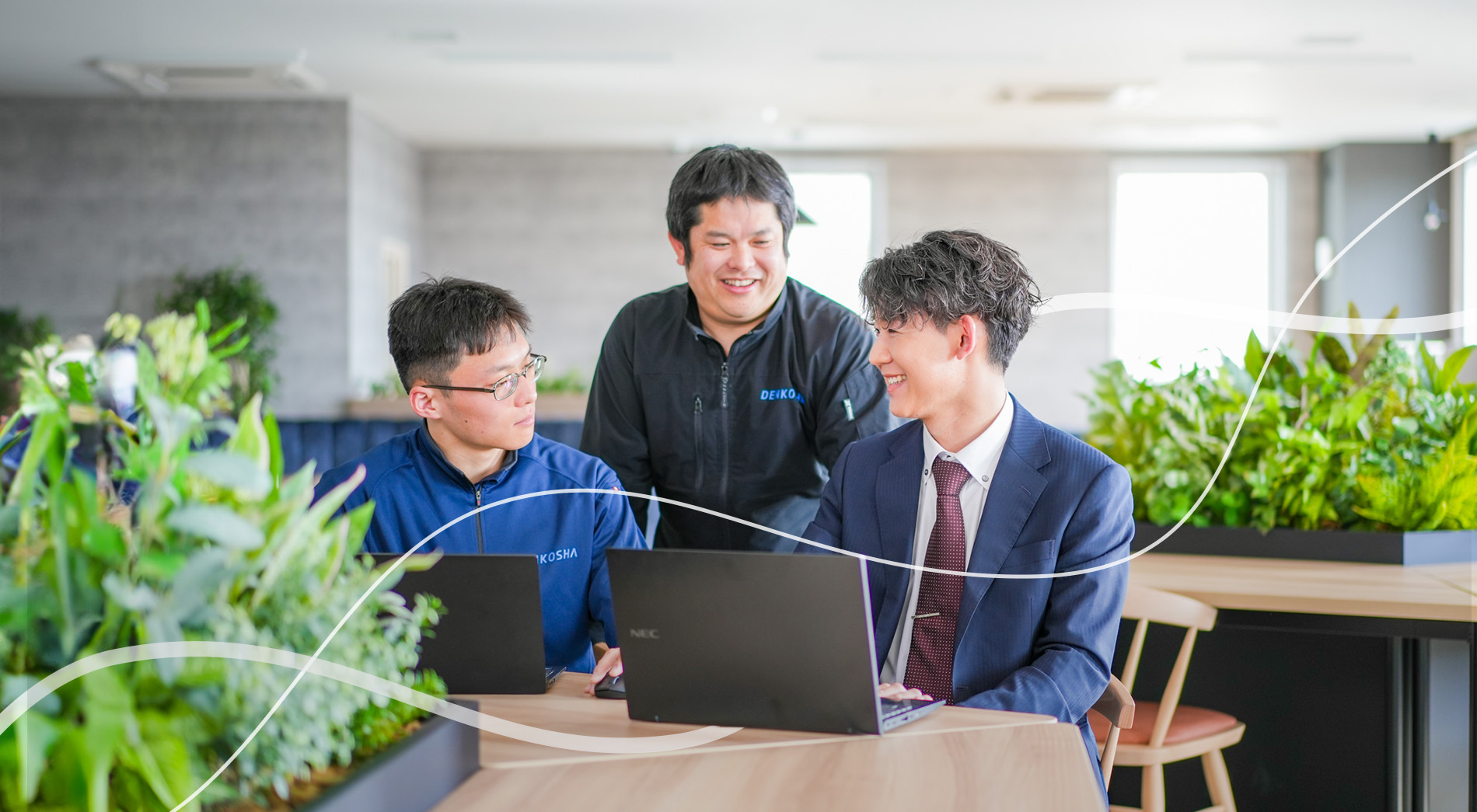 営業職と技術職でミーティング